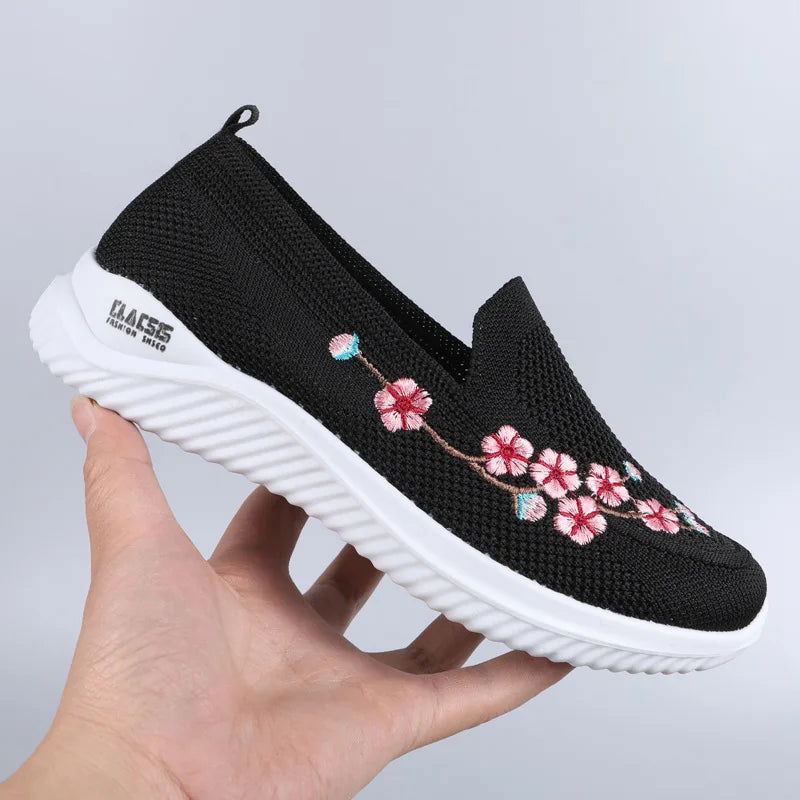 Vue de dessus des mocassins, mettant en valeur le design