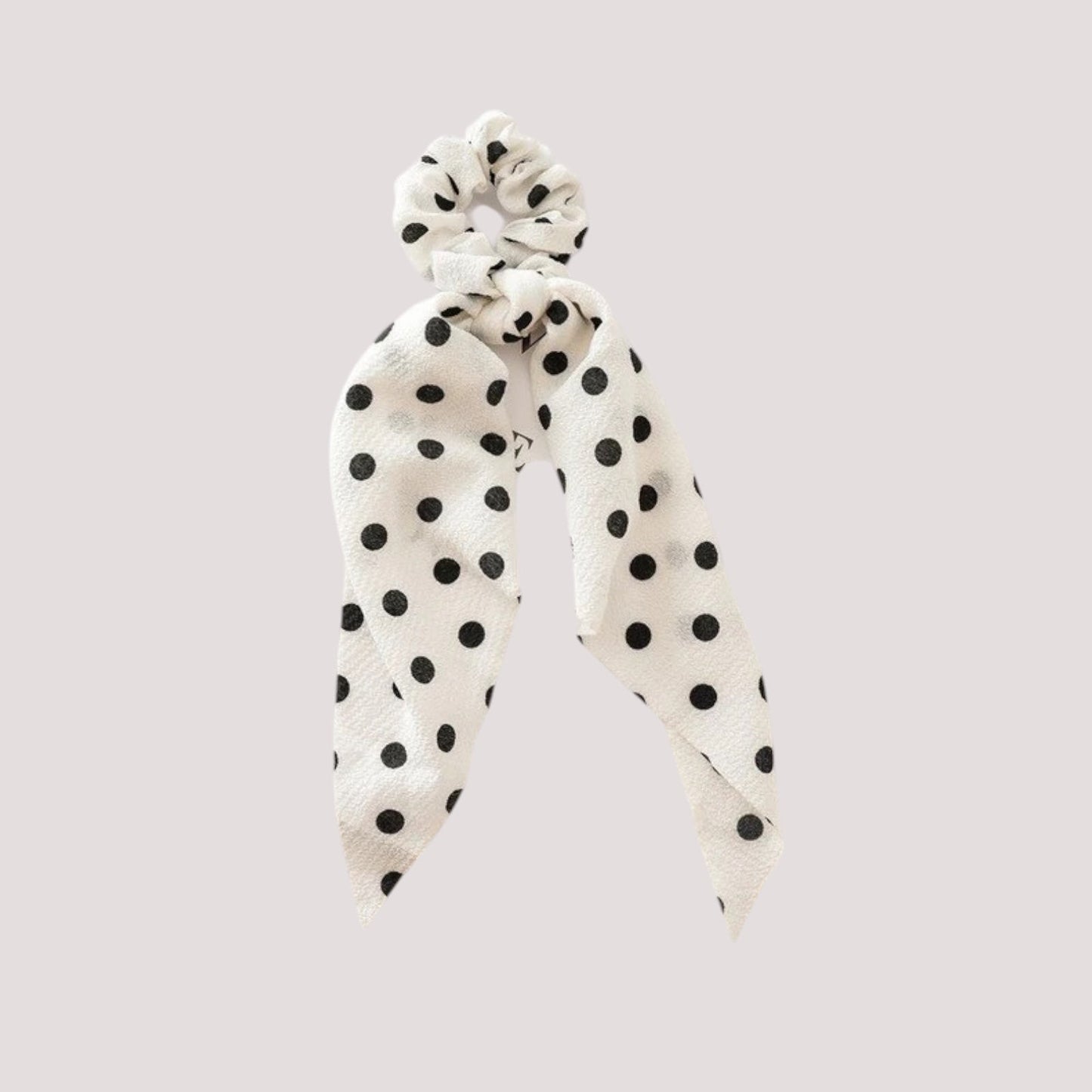 Chouchou foulard blanc à pois sur fond neutre