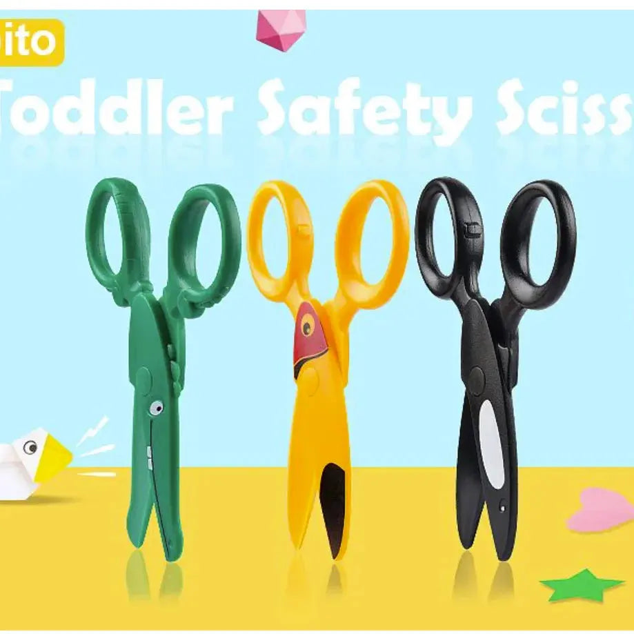 Gros plan sur les poignées ergonomiques des ciseaux pour enfants