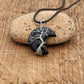 Collier Arbre de vie en forme de lune sur fond clair