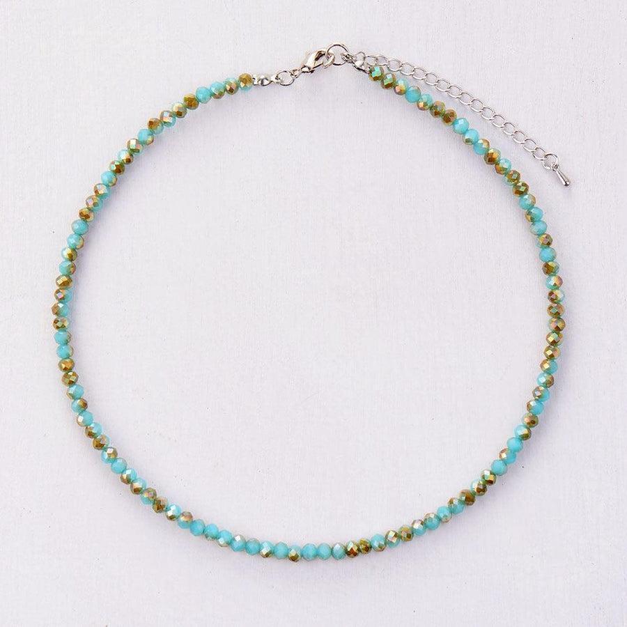 Collier en cristal gris avec chaînette d'extension détaillée