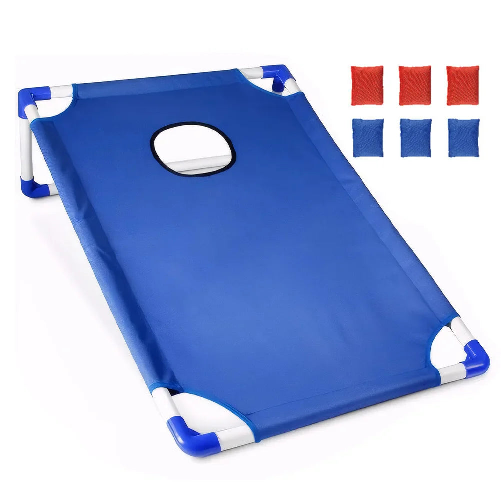 Planche Cornhole portable avec sacs bleus sur herbe