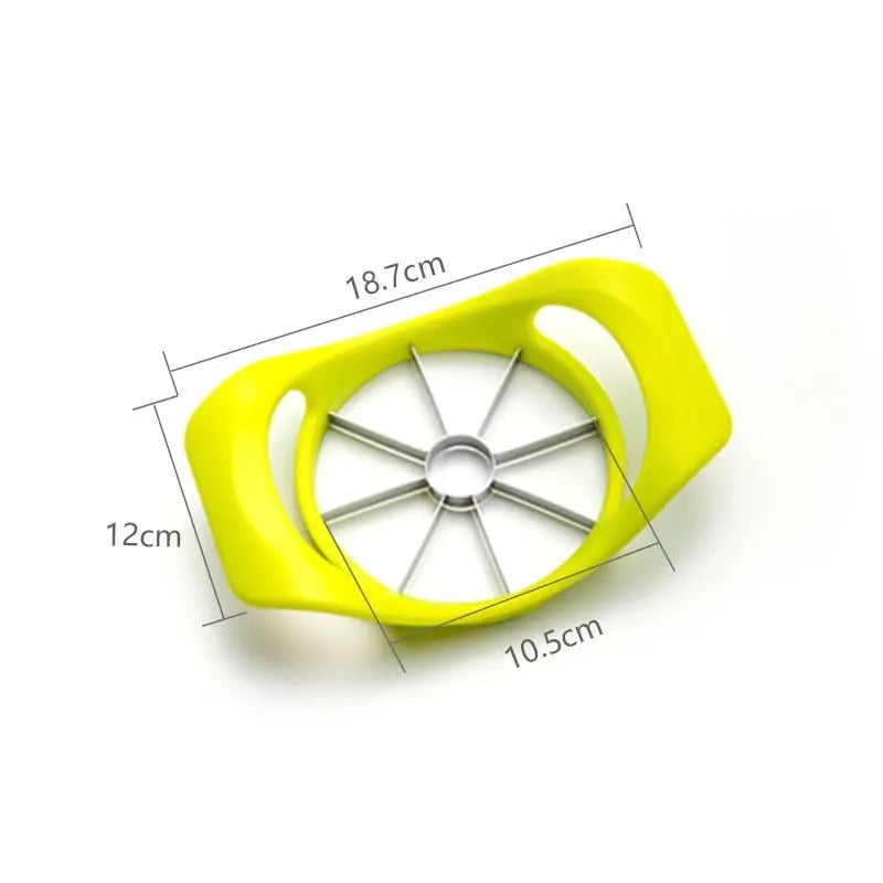 Vue de dessus d'une trancheuse à pomme avec pomme entière