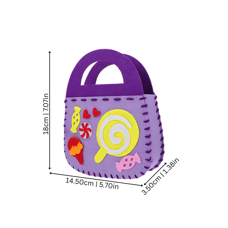 Enfant tenant un mini sac à main en feutre coloré