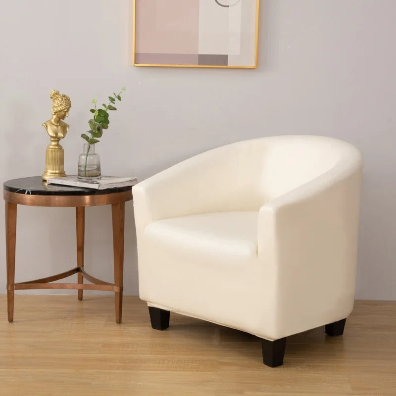Housse crème en simili cuir sur fauteuil cabriolet