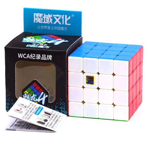 Cube 4x4 coloré vu de face, montrant ses multiples rangées