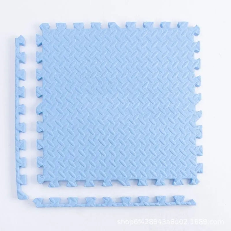 Dalle en mousse avec motifs géométriques colorés