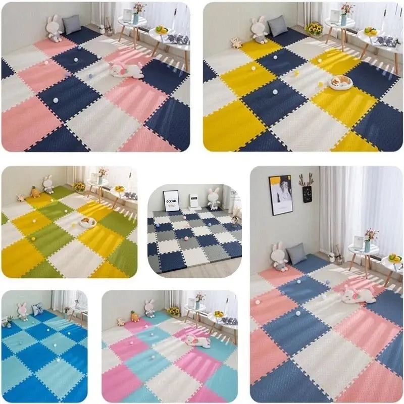 Enfant assis sur un tapis de jeu en mousse multicolore