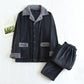 Détail du col contrasté gris sur veste boutonnée