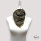 Foulard carré 70 cm, motif chevrons noirs sur fond beige