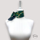 Foulard carré satin avec motif éventail doré sur fond vert