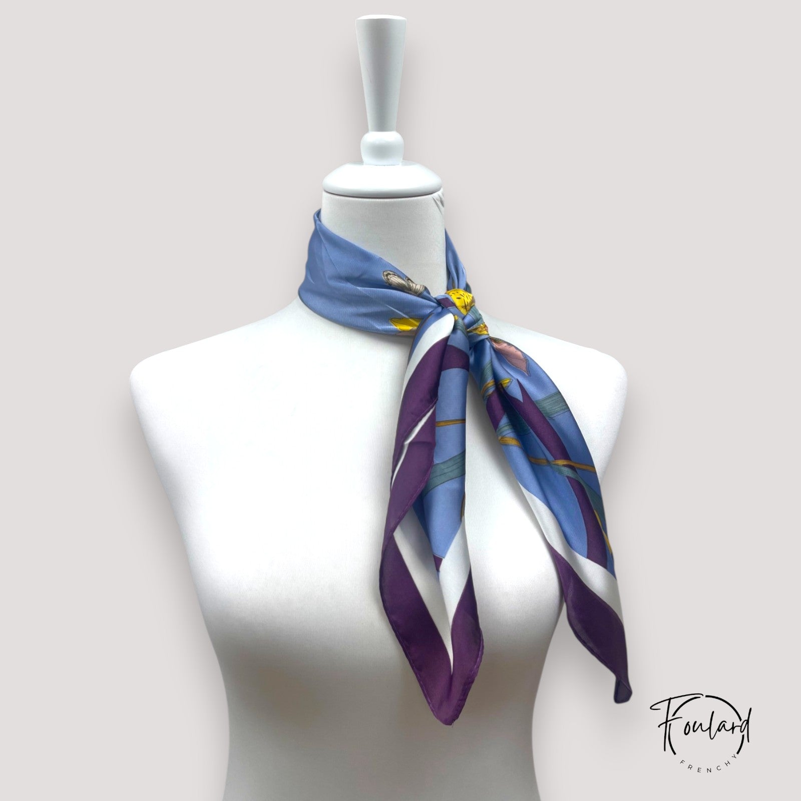 Foulard carré en satin avec motifs vintage colorés