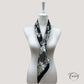 Foulard en soie lisse avec motifs élégants