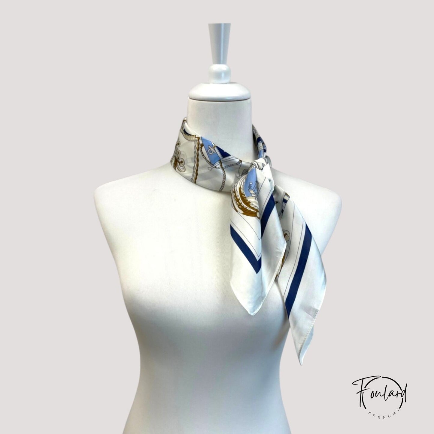 Foulard noué en turban, style élégant et chic