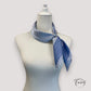 Texture du foulard en polyester avec rayures bleues