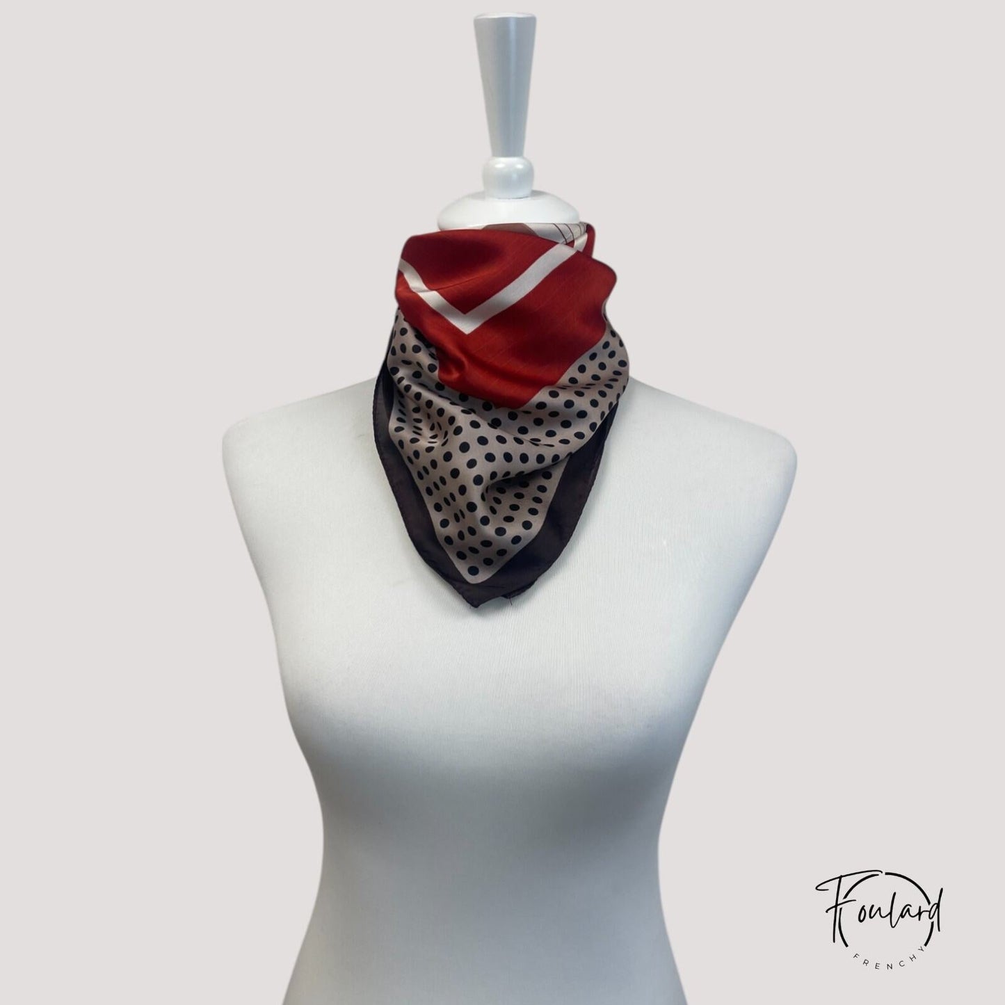 Foulard carré avec pois noirs et rayures bordeaux