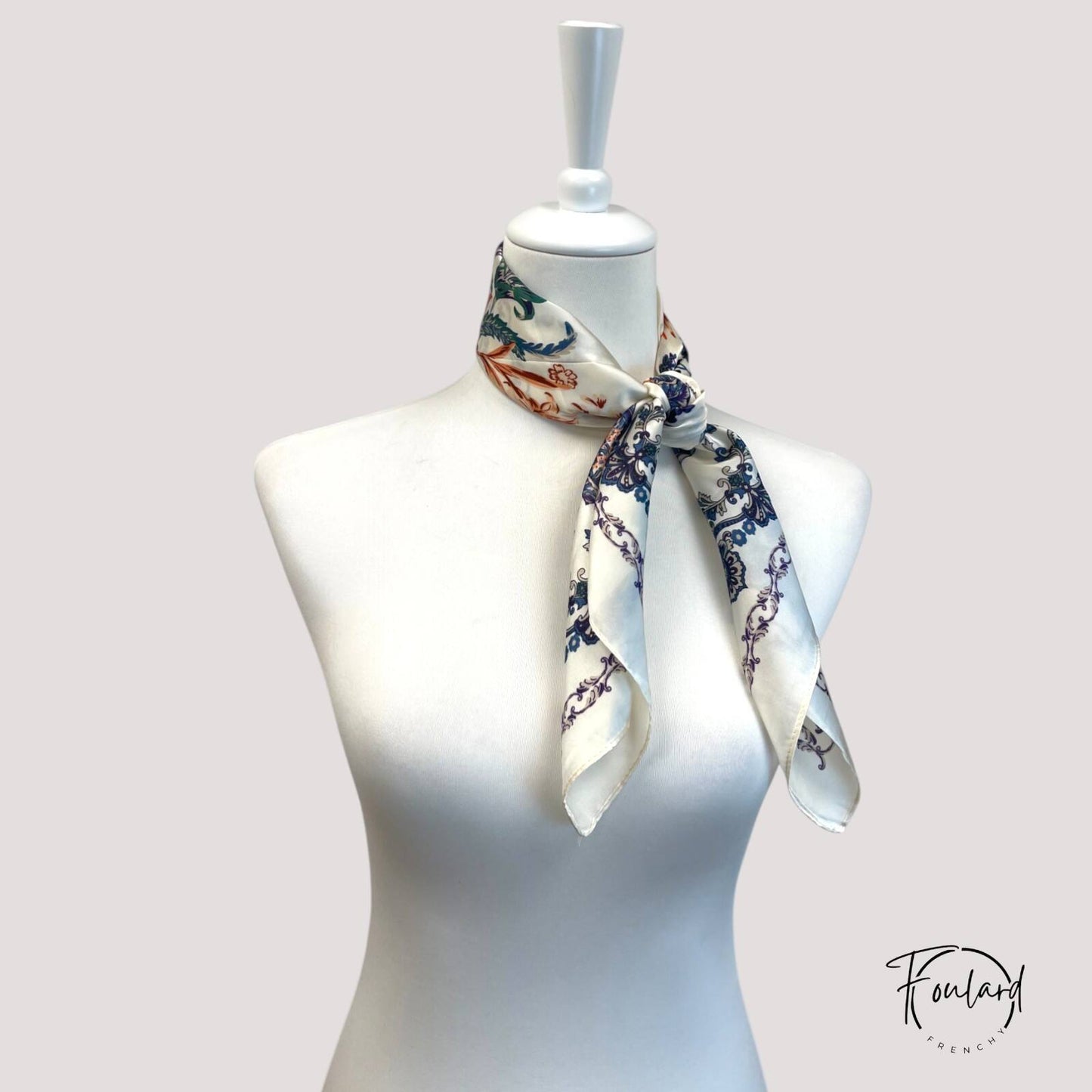 Foulard en polyester doux, motif baroque coloré