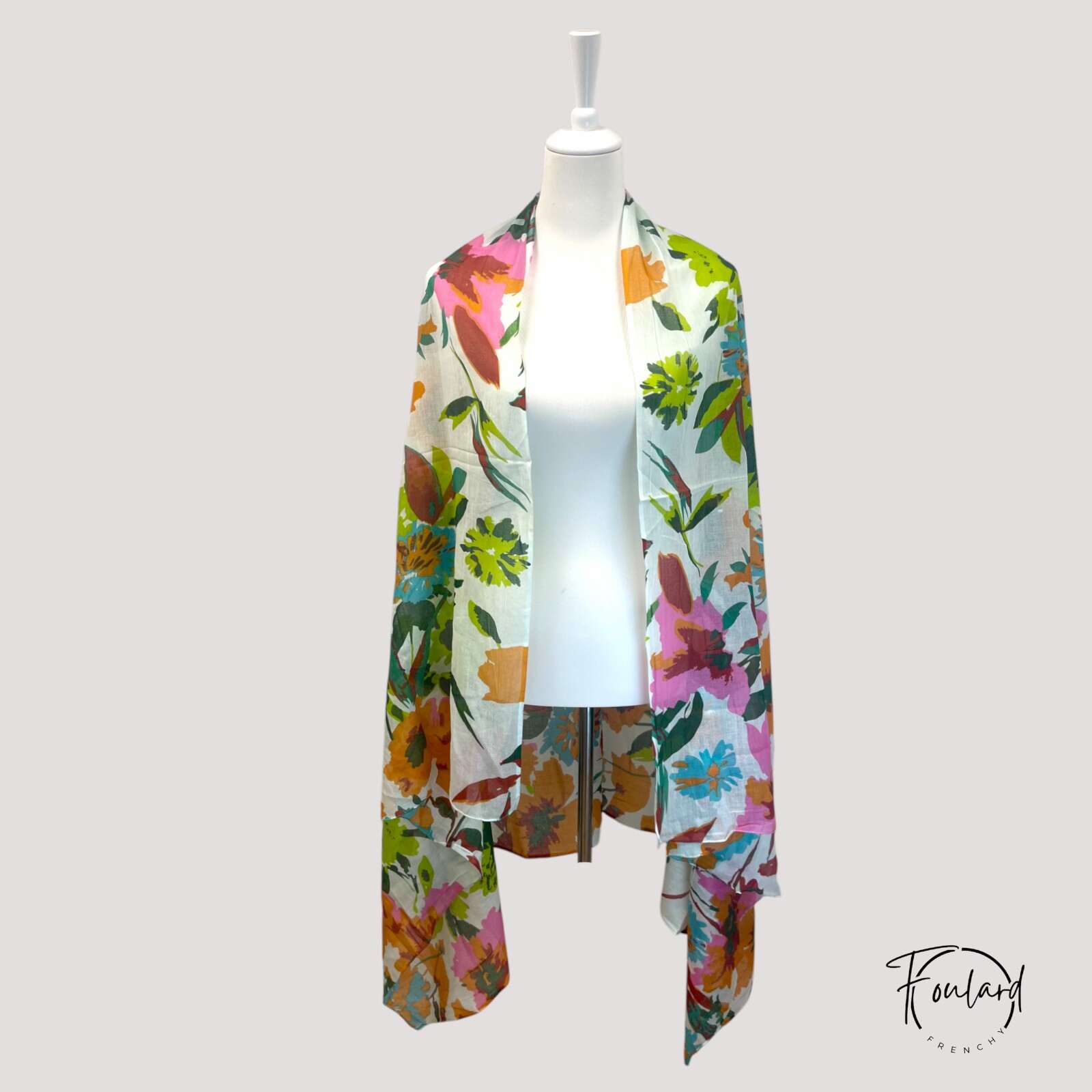 Foulard floral multicolore en coton sur fond clair