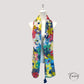 Foulard enroulé montrant motifs floraux colorés