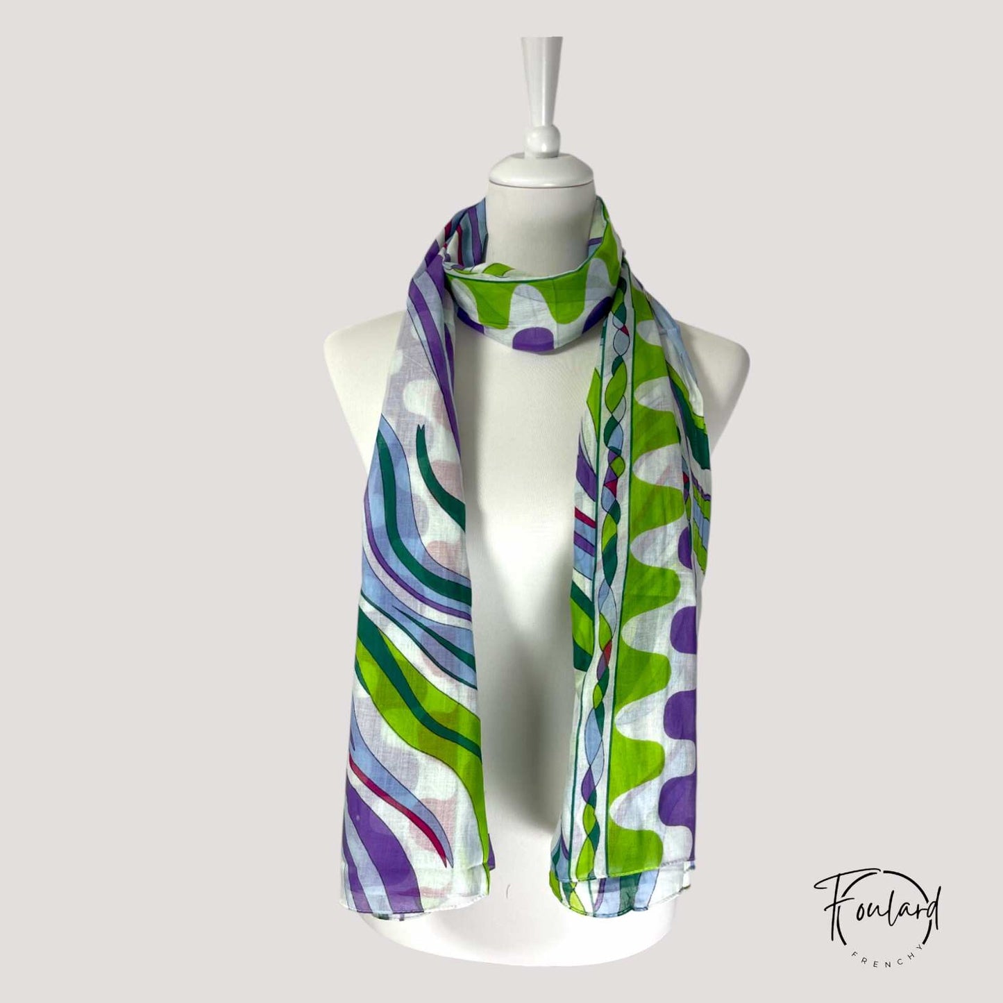 Foulard multicolore ondulé en coton, vue de face