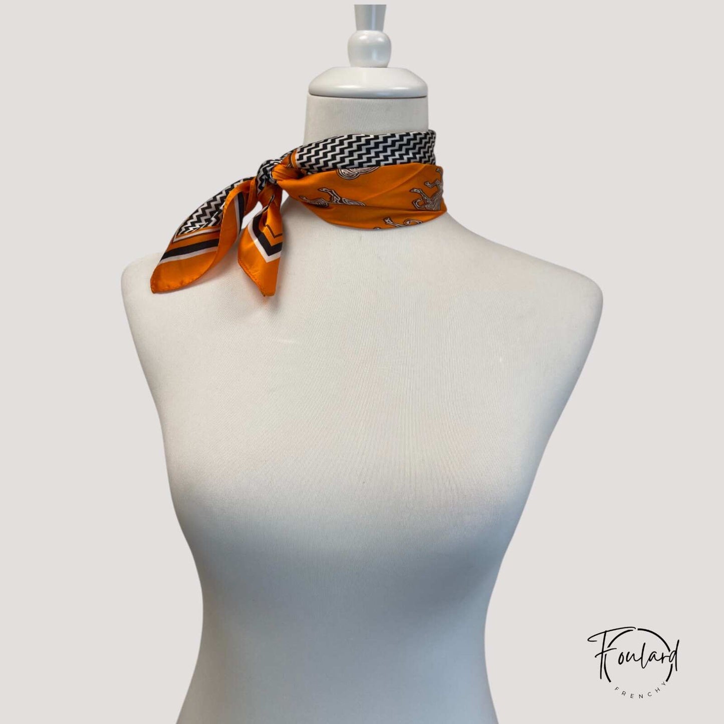 Zoom sur le tissu anti-irritation du foulard bohème