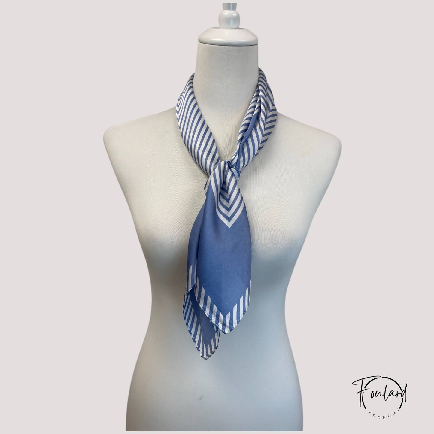 Foulard en polyester léger, motif rayé bleu