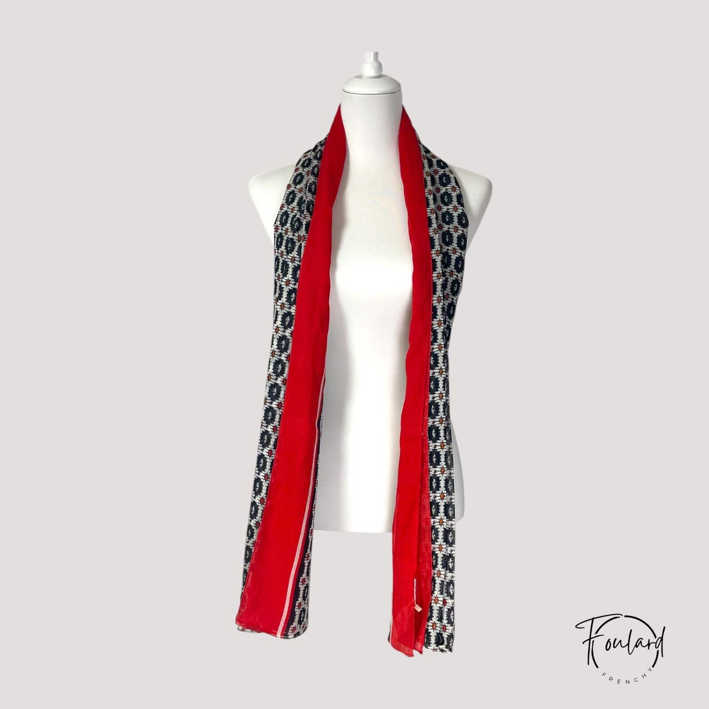 Foulard coton motifs losanges noirs et rouges sur fond blanc