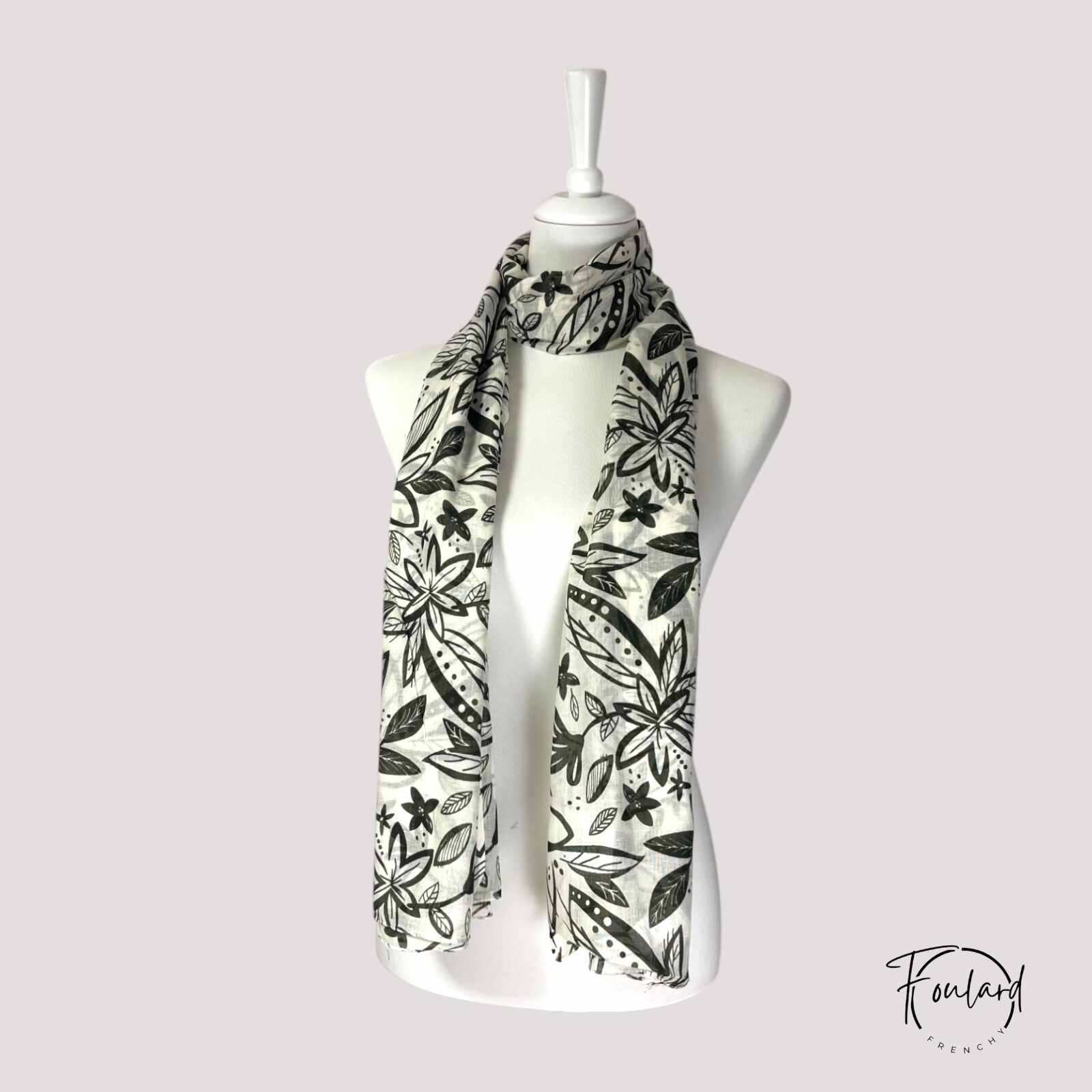 Foulard en coton kaki avec motifs floraux sur fond écru