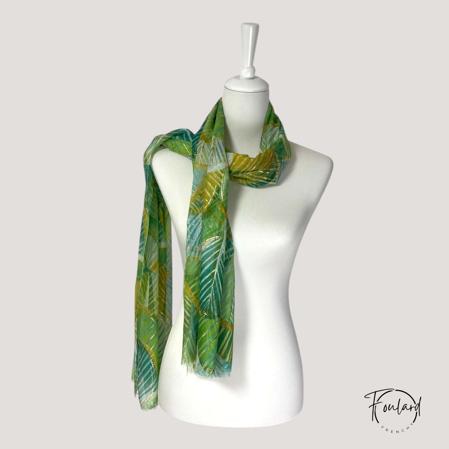 Foulard vert émeraude avec motifs feuillage doré