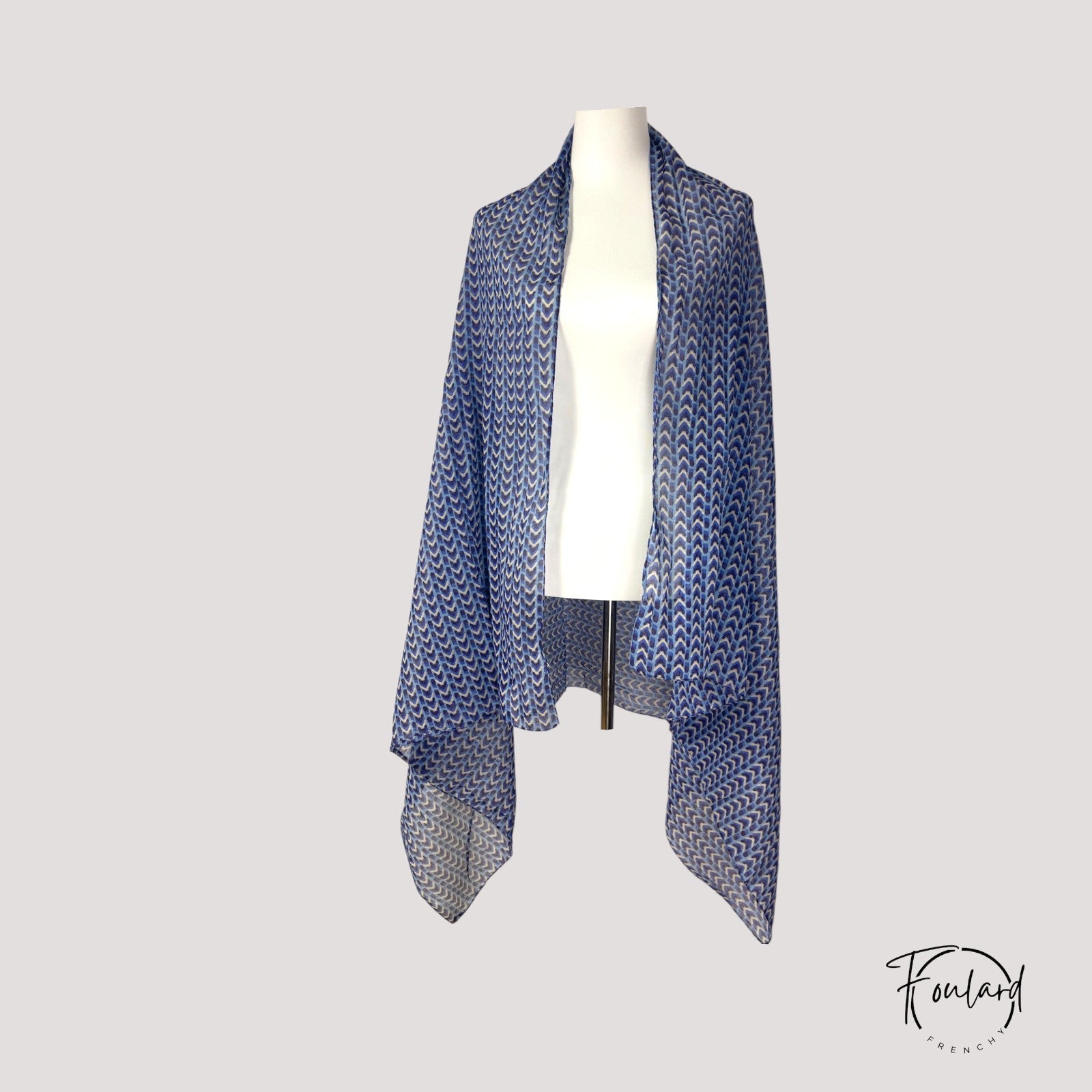Foulard en coton avec motifs chevrons bleu et beige