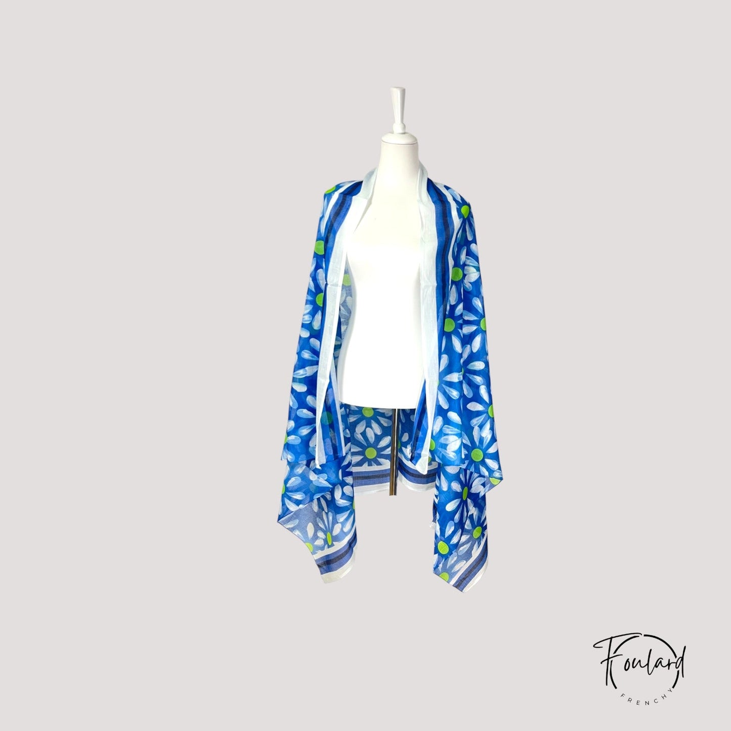 Foulard en coton bleu à motifs floraux blancs