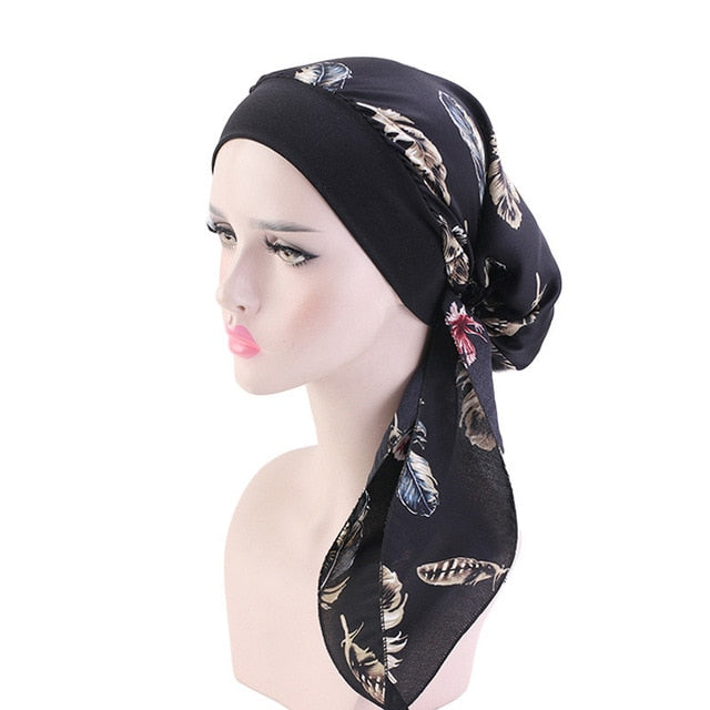 Foulard noir à motifs plumes pour cheveux