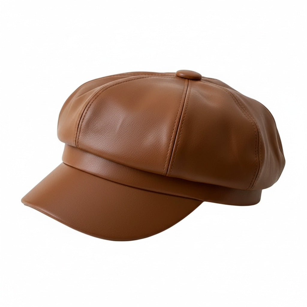 Vue de profil d'une casquette gavroche en cuir sur mannequin