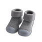 Chaussons gris en tricot, confortables et respirants