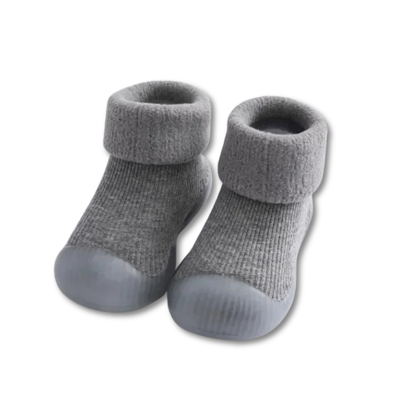 Chaussons gris en tricot, confortables et respirants