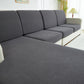 Gros plan sur le tissu jacquard gris, effet anti-taches
