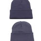 Gros plan sur la texture extensible du bonnet en tricot