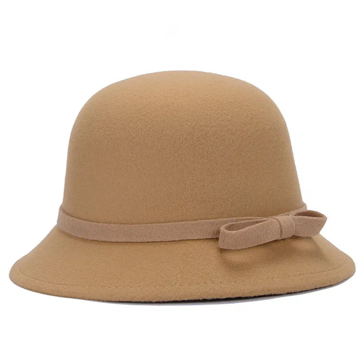 Chapeau cloche en laine avec bord légèrement évasé