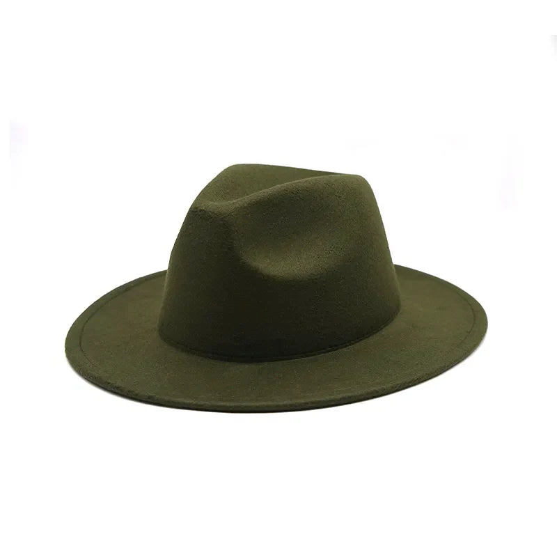 Chapeau Fedora vu de face, mettant en avant sa forme structurée