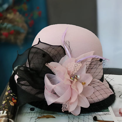 Chapeau cloche en feutre avec bord arrondi