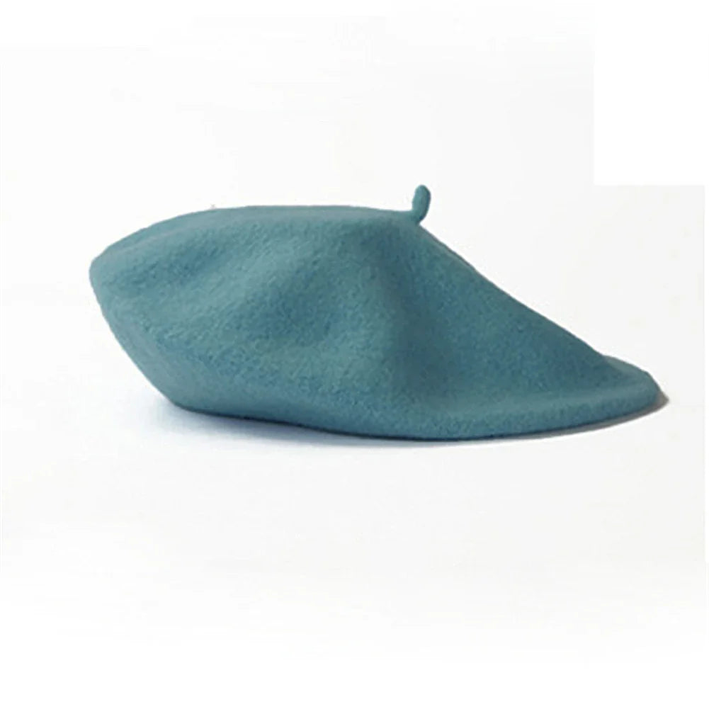 Béret basque avec une étiquette de composition en gros plan