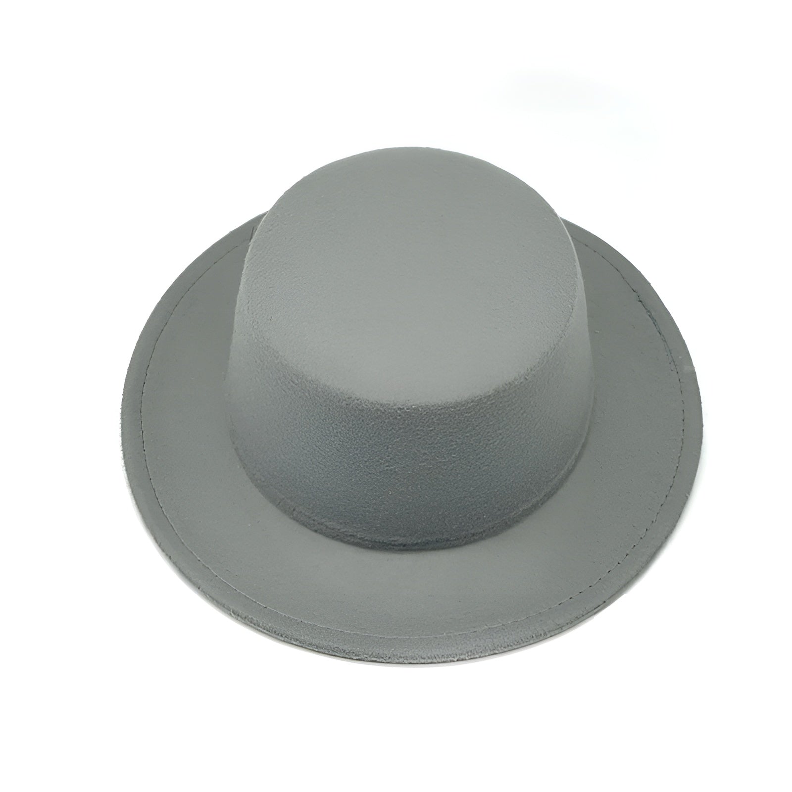 Zoom sur la couronne d'un chapeau Fedora