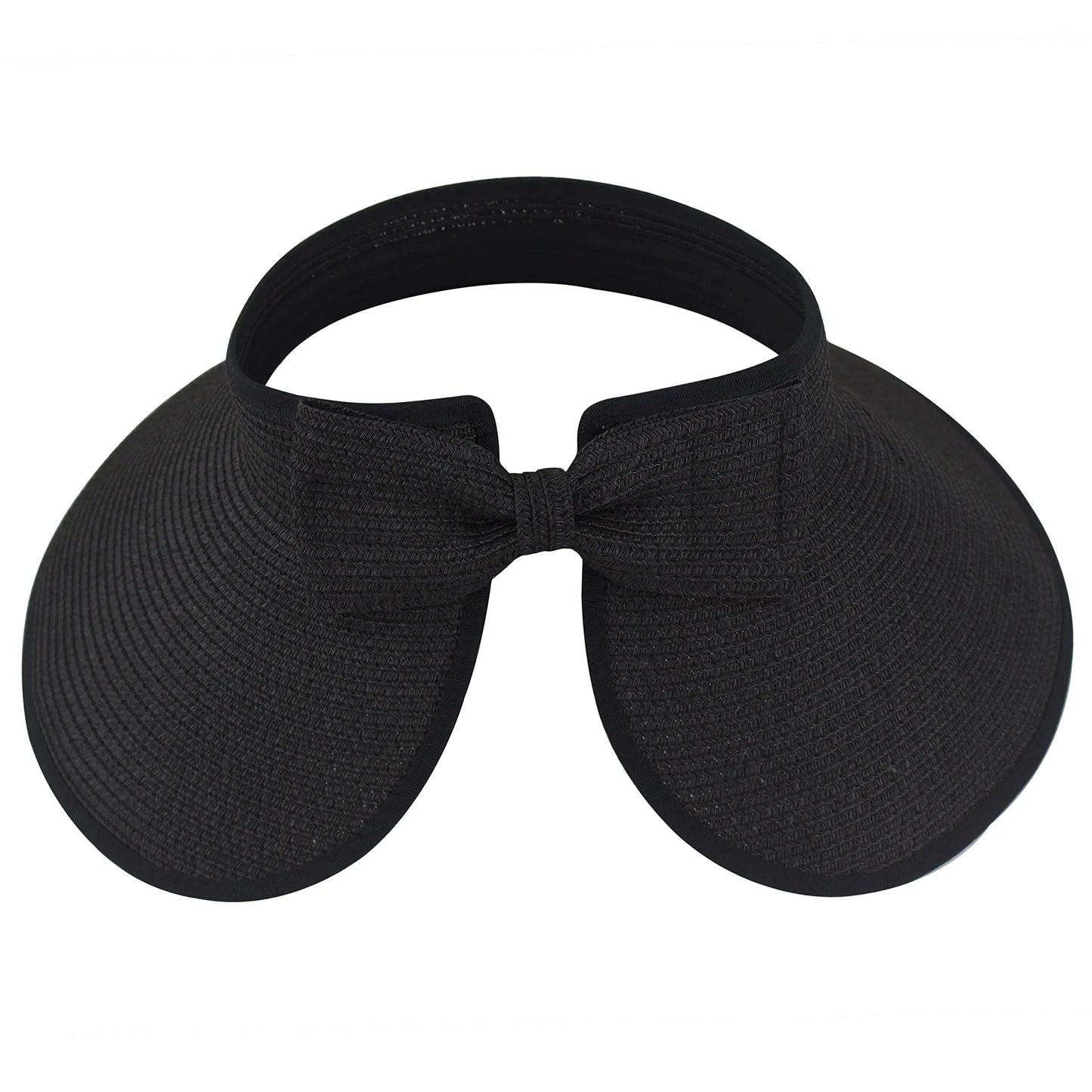 Chapeau de paille avec ruban noir sur fond blanc