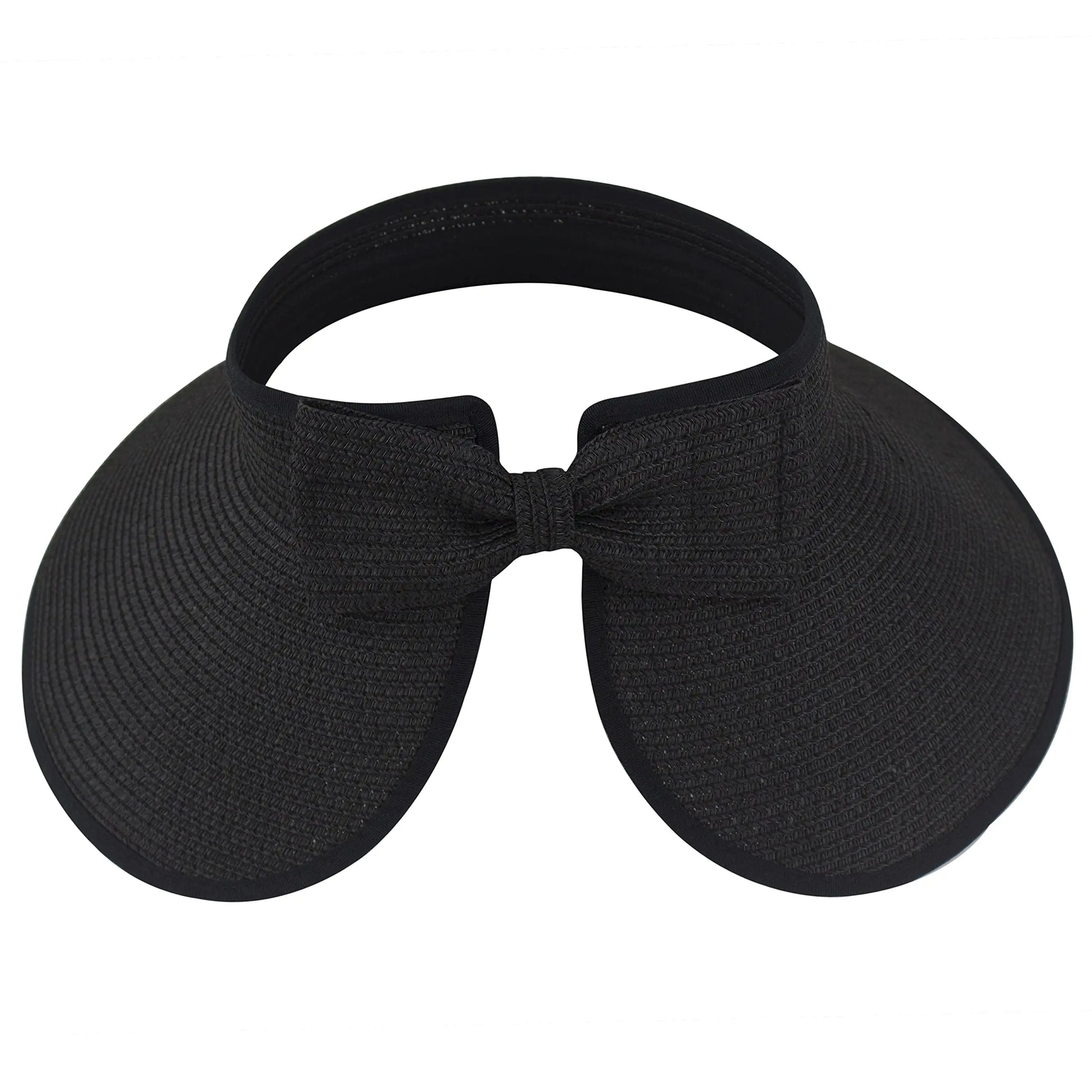 Chapeau de paille avec ruban noir sur fond blanc