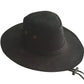 Chapeau cowboy en cuir sur fond blanc, vue de dessus