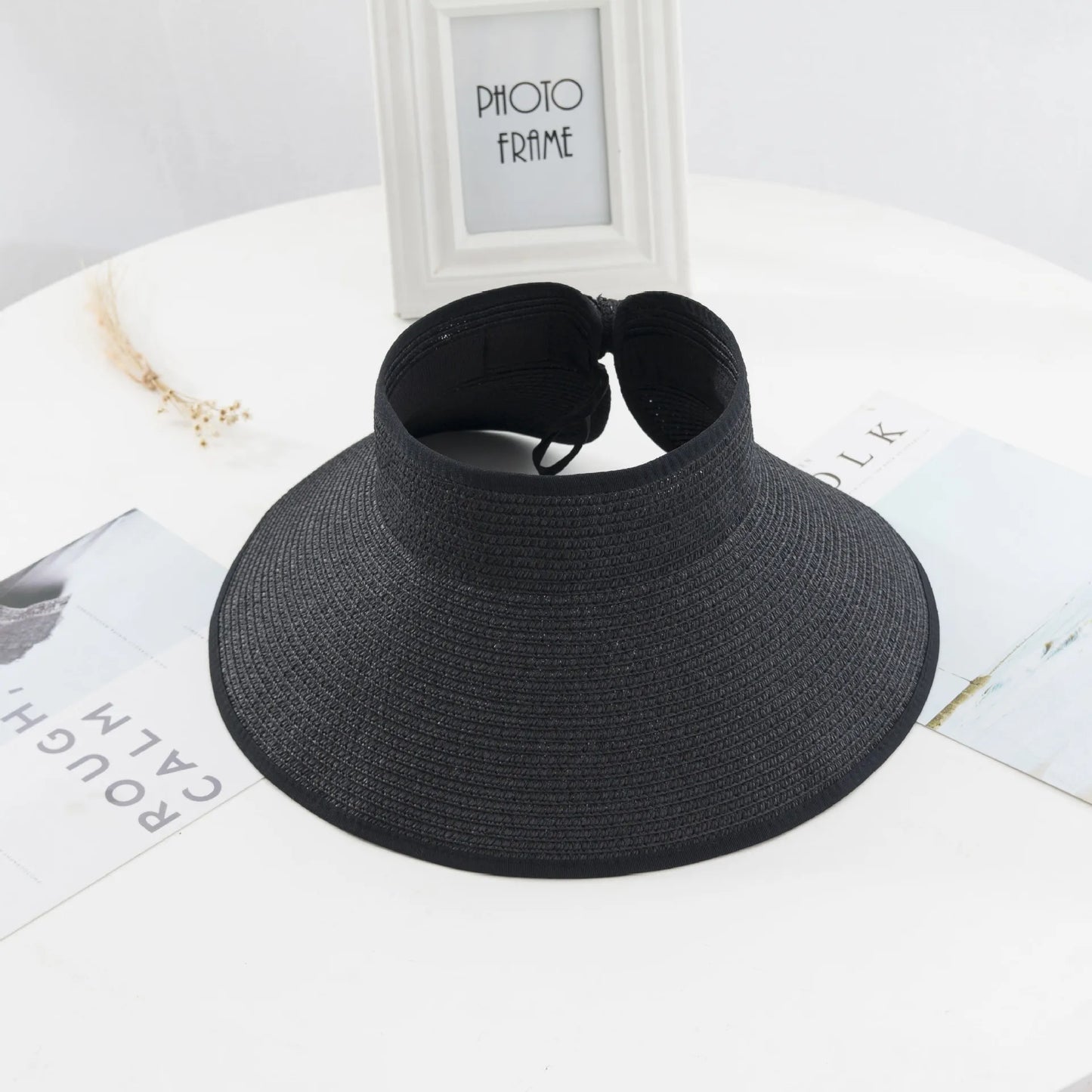 Intérieur du chapeau montrant la bande ajustable