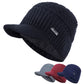 Homme portant le bonnet en extérieur, style urbain