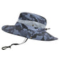 Gros plan sur le motif camouflage du chapeau