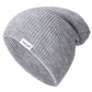 Bonnet jaune vif en tricot, étalé à plat