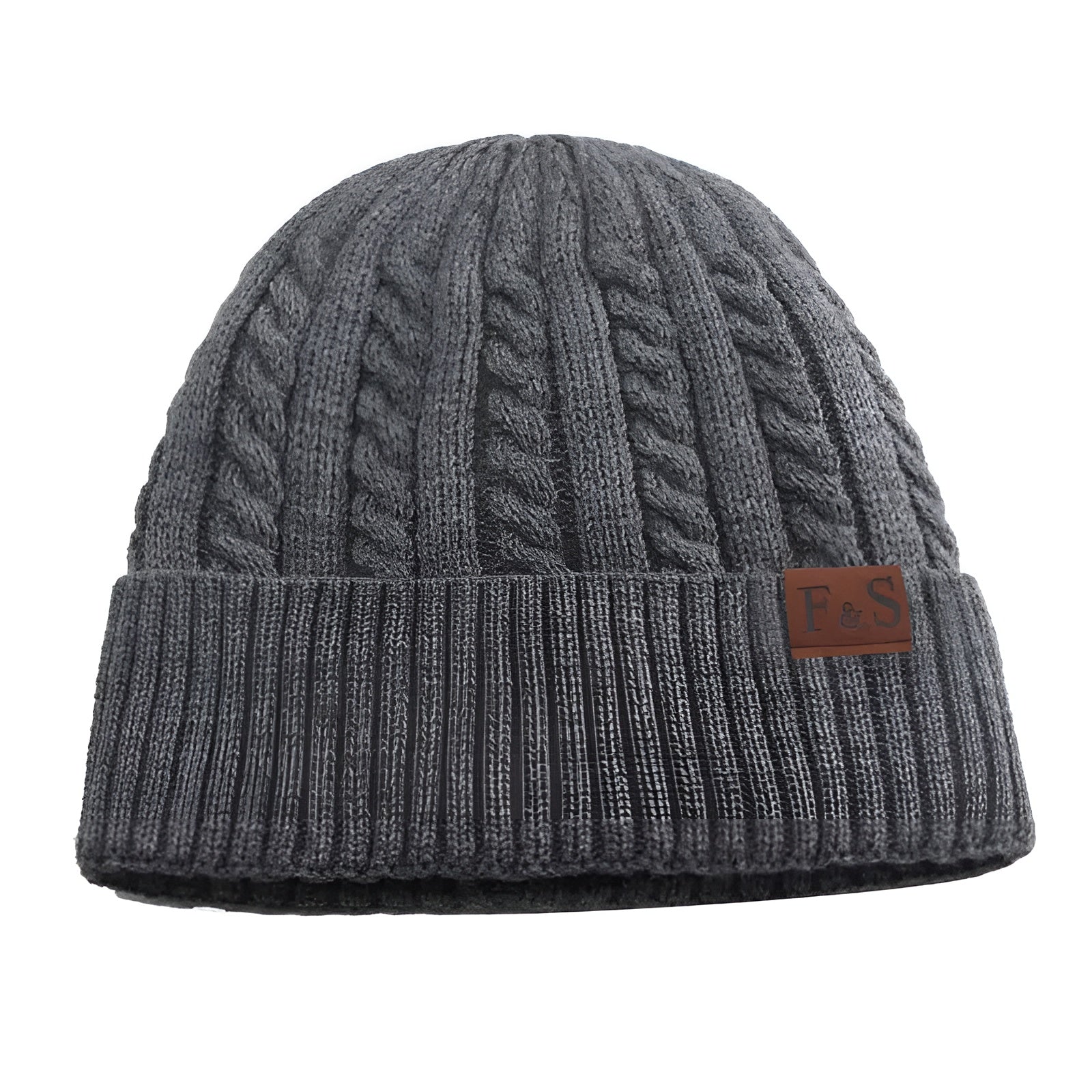 Détail de l'écusson en cuir sur le bonnet